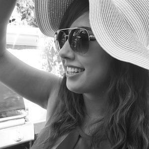 Meet your Posher, Alexis